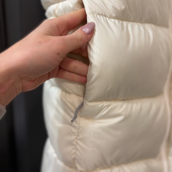 NWOT Columbia Women's Puffect Mid Vest - Picture 9 of 10